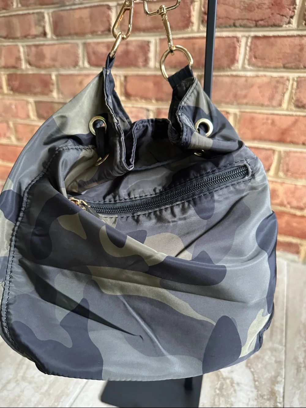 No Brand Camo Nylon Shoulder Crossbody Drawstring Women’s Bag - Picture 6 of 7